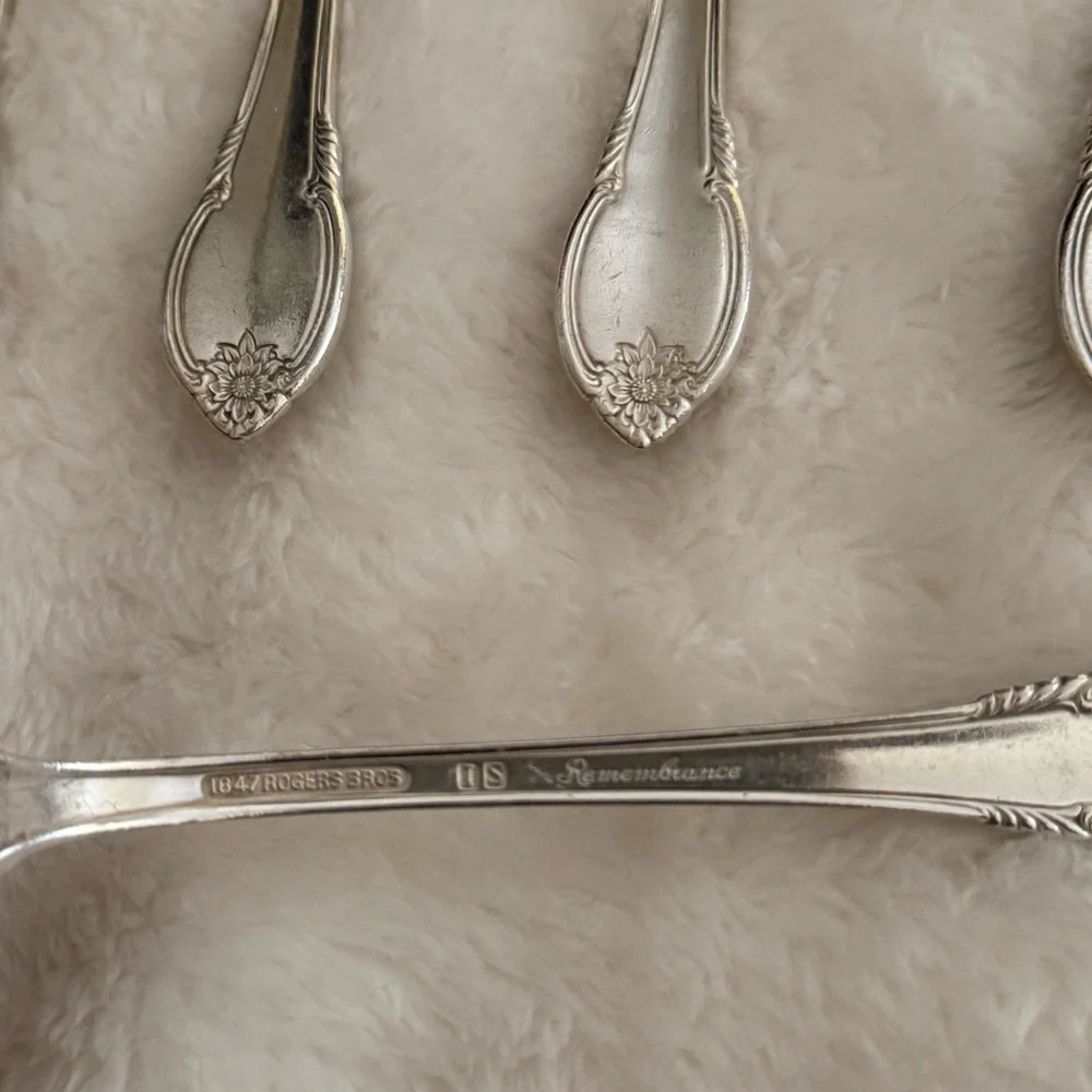 1847 Roger’s Bros Remembrance Silver Plate Vintage Dessert Forks